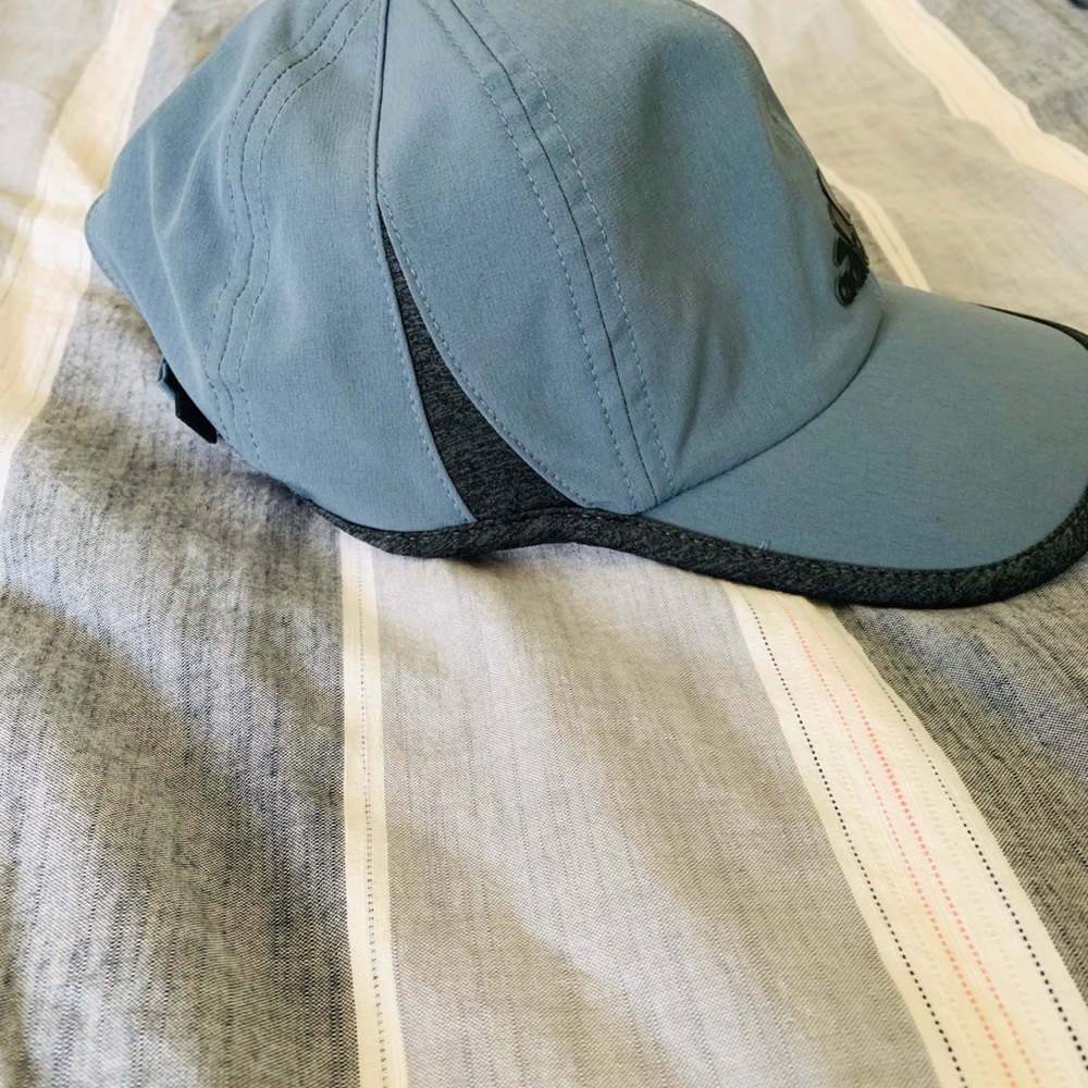 Adidas hat - Picture 4 of 4